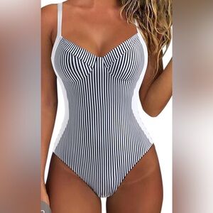 Women’s Sz M Striped Black and White One-Piece Swimsuit Tummy Control *Brand New